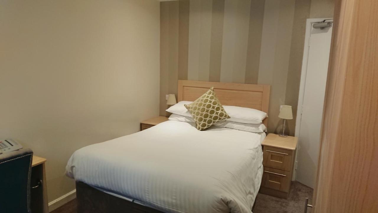 Oxwich Bay Hotel Суонси Экстерьер фото